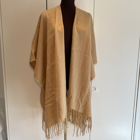 Forever 21 woven shawl camel M/L - Picture 5 of 10